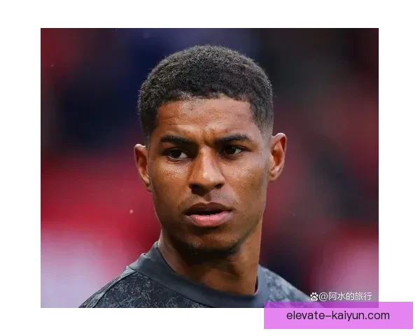 拉什福德：年轻球员如何在英超舞台追梦与坚持，展现成长之路