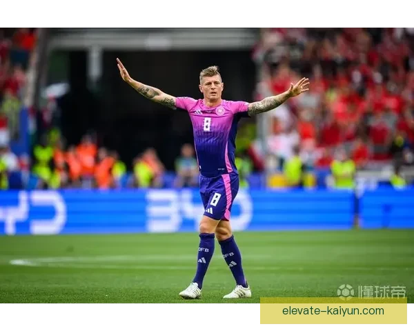 克罗斯传球能力持续提升，本赛季表现稳健